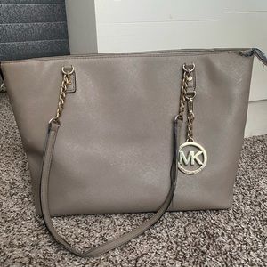 MK jet set tote medium